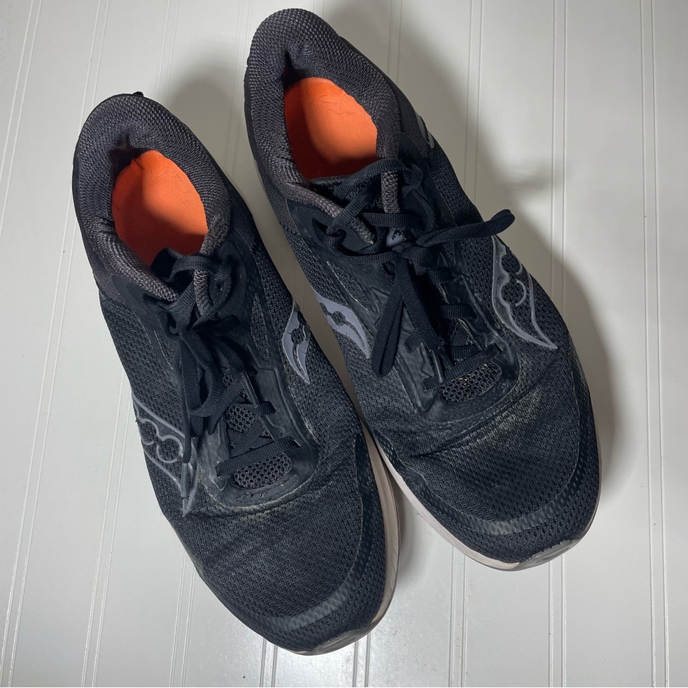 Saucony Axon 3 running shoes